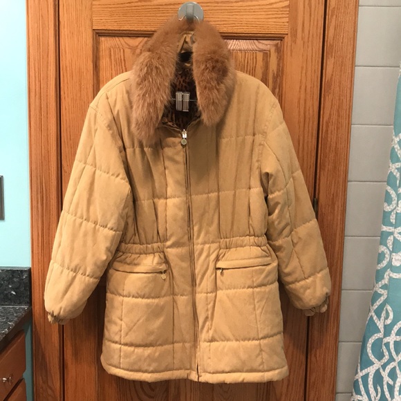 Bernardo Faux Leopard Print Reversible Jacket - Picture 4 of 6